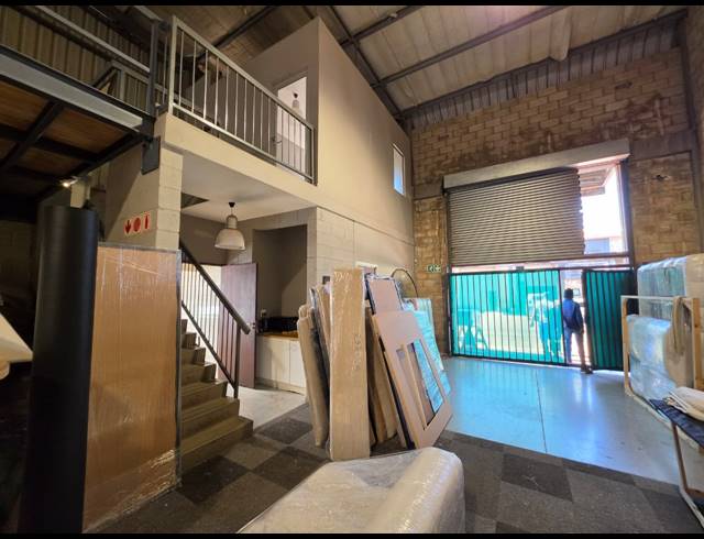 265M² WAREHOUSE TO LET IN STORMILL